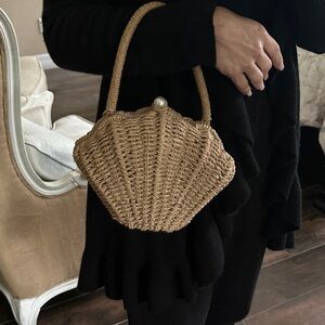 Woven Straw Shell Handbag with Pearl Clasp